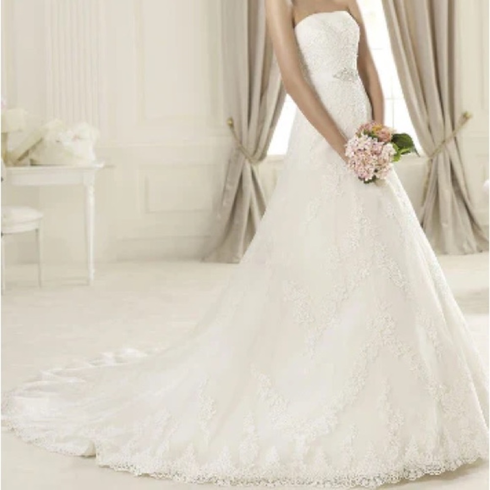 Pronovias Dango Wedding Dress - worn once and immediately cleaned
